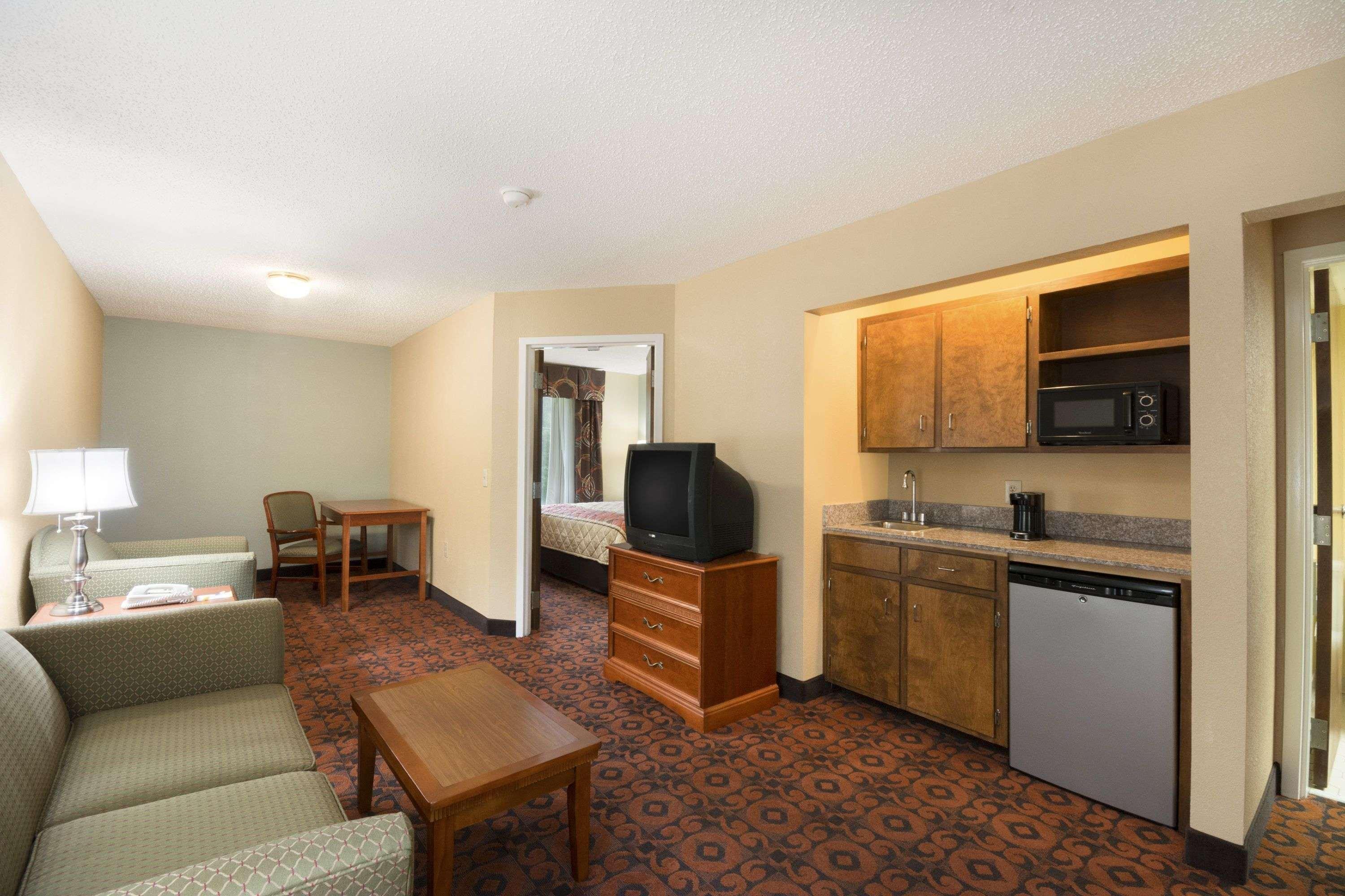 Days Inn By Wyndham Weldon Roanoke Rapids Exterior photo