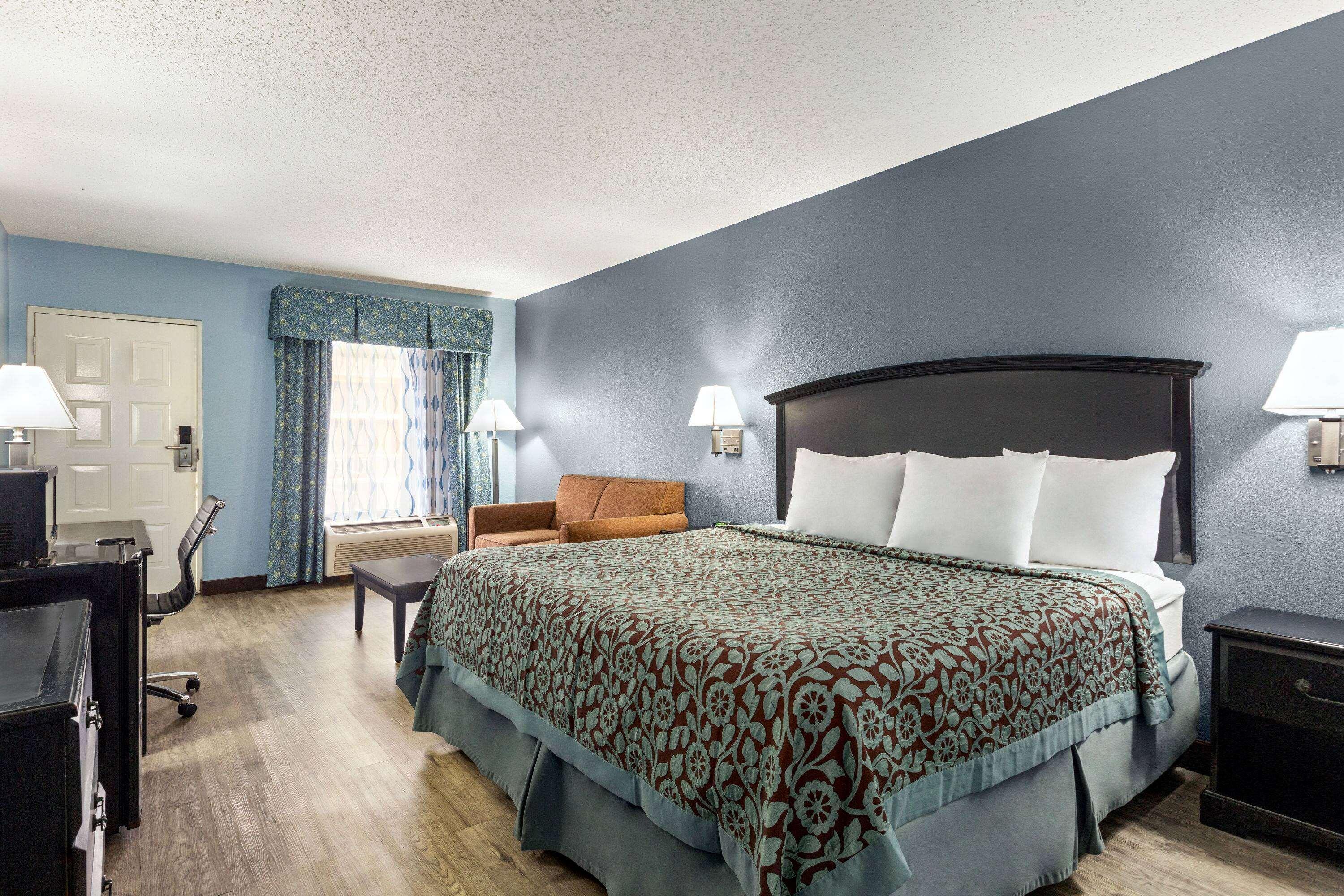 Days Inn By Wyndham Weldon Roanoke Rapids Exterior photo