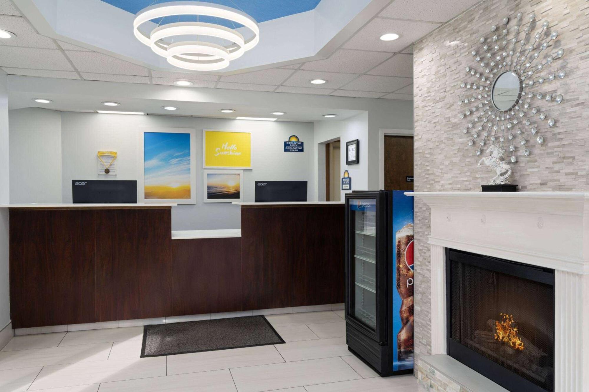 Days Inn By Wyndham Weldon Roanoke Rapids Exterior photo