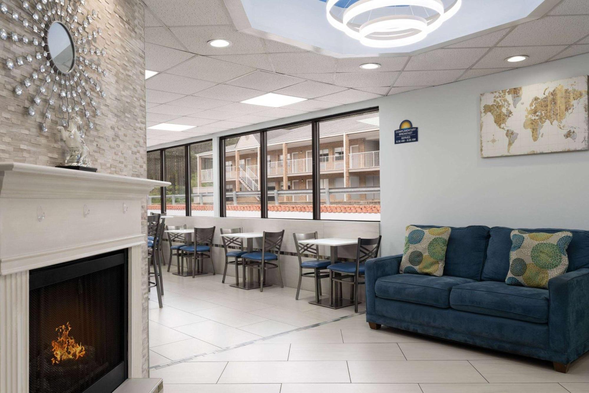 Days Inn By Wyndham Weldon Roanoke Rapids Exterior photo